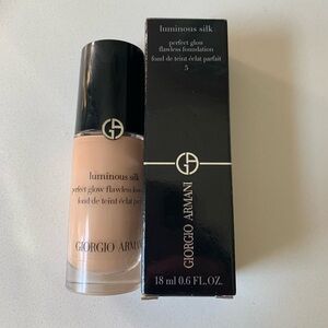Armani MINI Luminous Silk Perfect Glow Flawless Oil-Free Foundation 95% full, #5